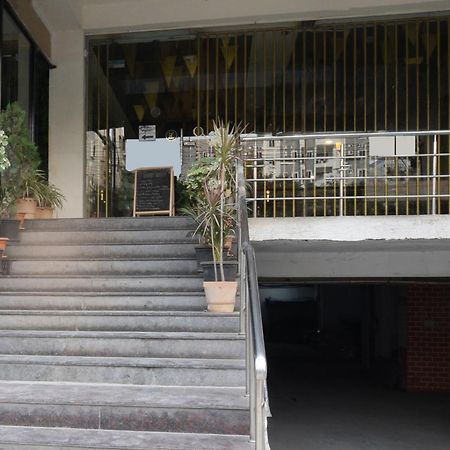 Super Townhouse Madhapur 100 Feet Road Formerly Jkc Grand 하이데라바드 외부 사진