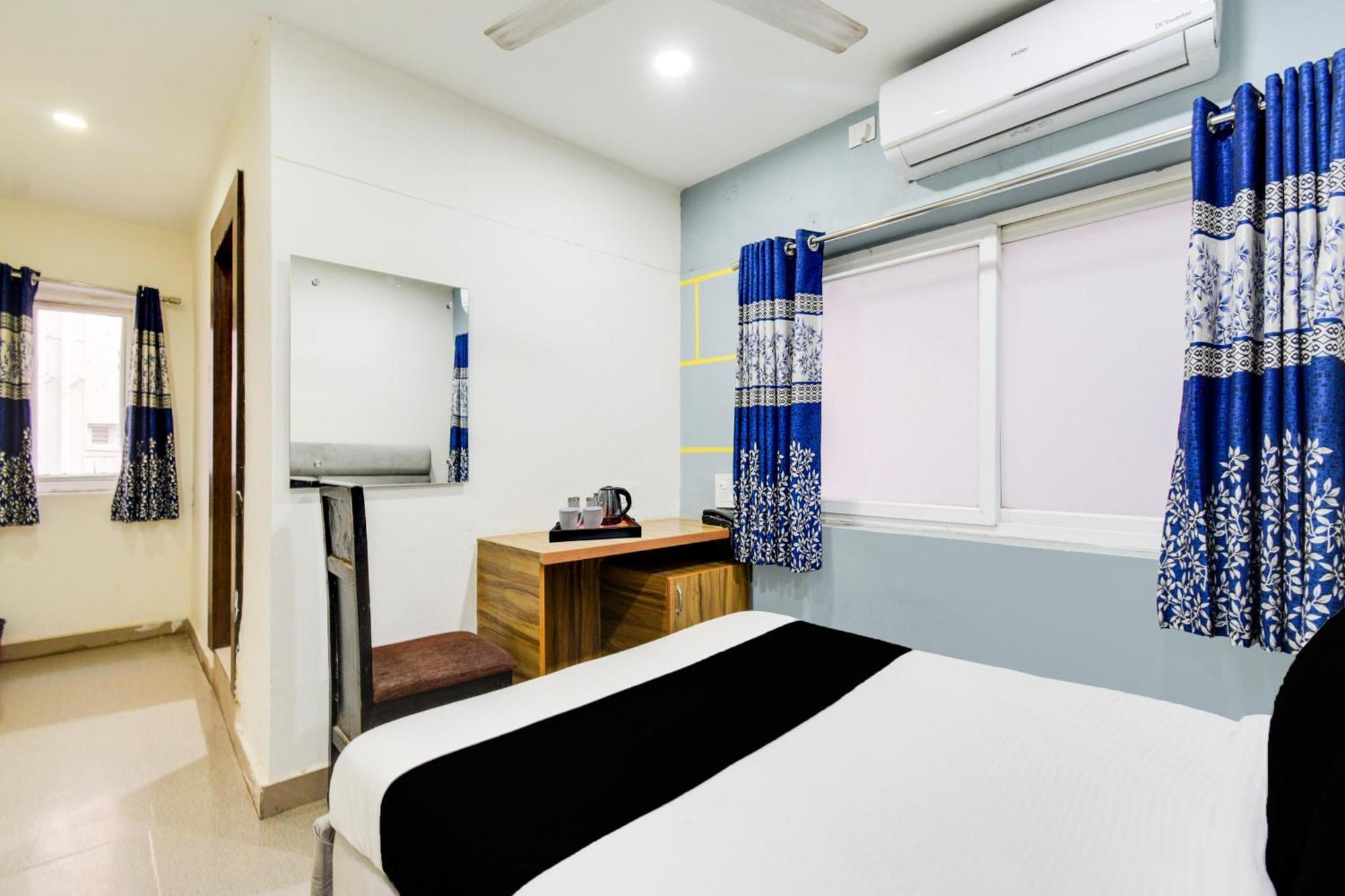 Super Townhouse Madhapur 100 Feet Road Formerly Jkc Grand 하이데라바드 외부 사진