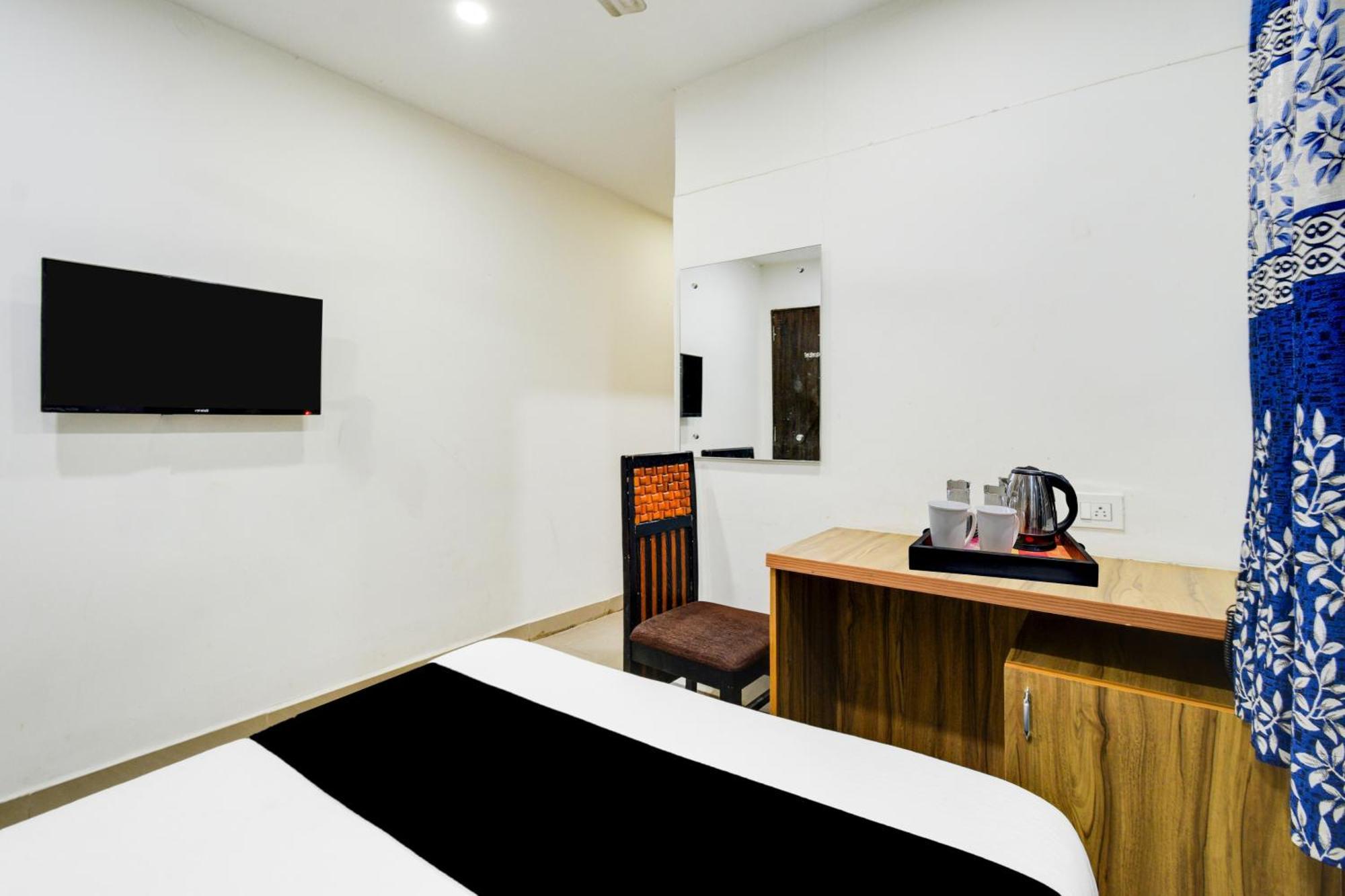 Super Townhouse Madhapur 100 Feet Road Formerly Jkc Grand 하이데라바드 외부 사진