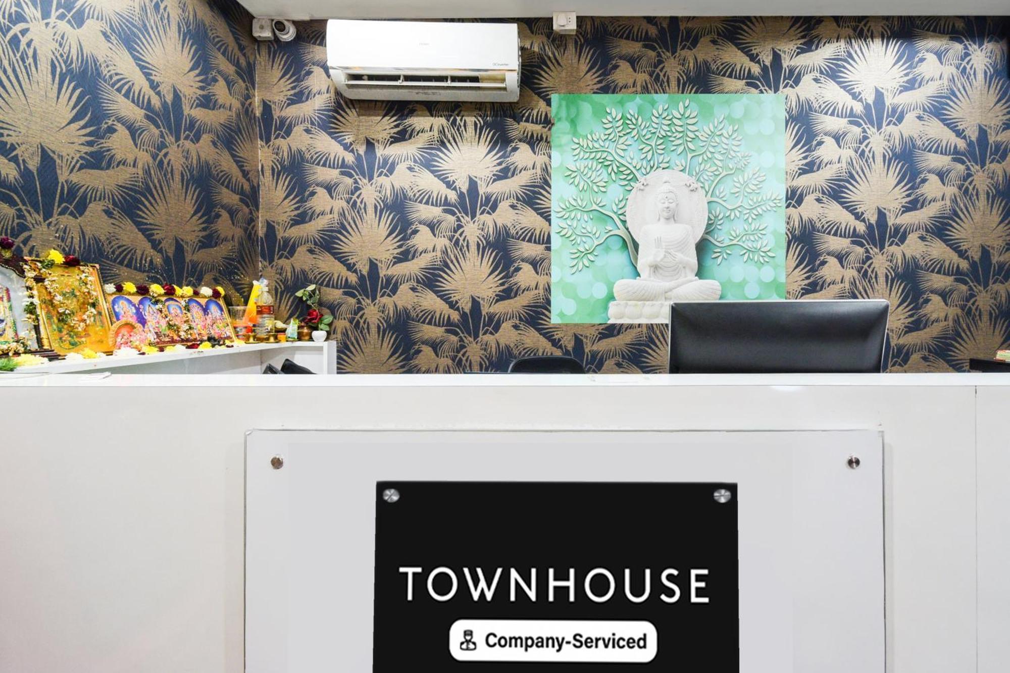 Super Townhouse Madhapur 100 Feet Road Formerly Jkc Grand 하이데라바드 외부 사진