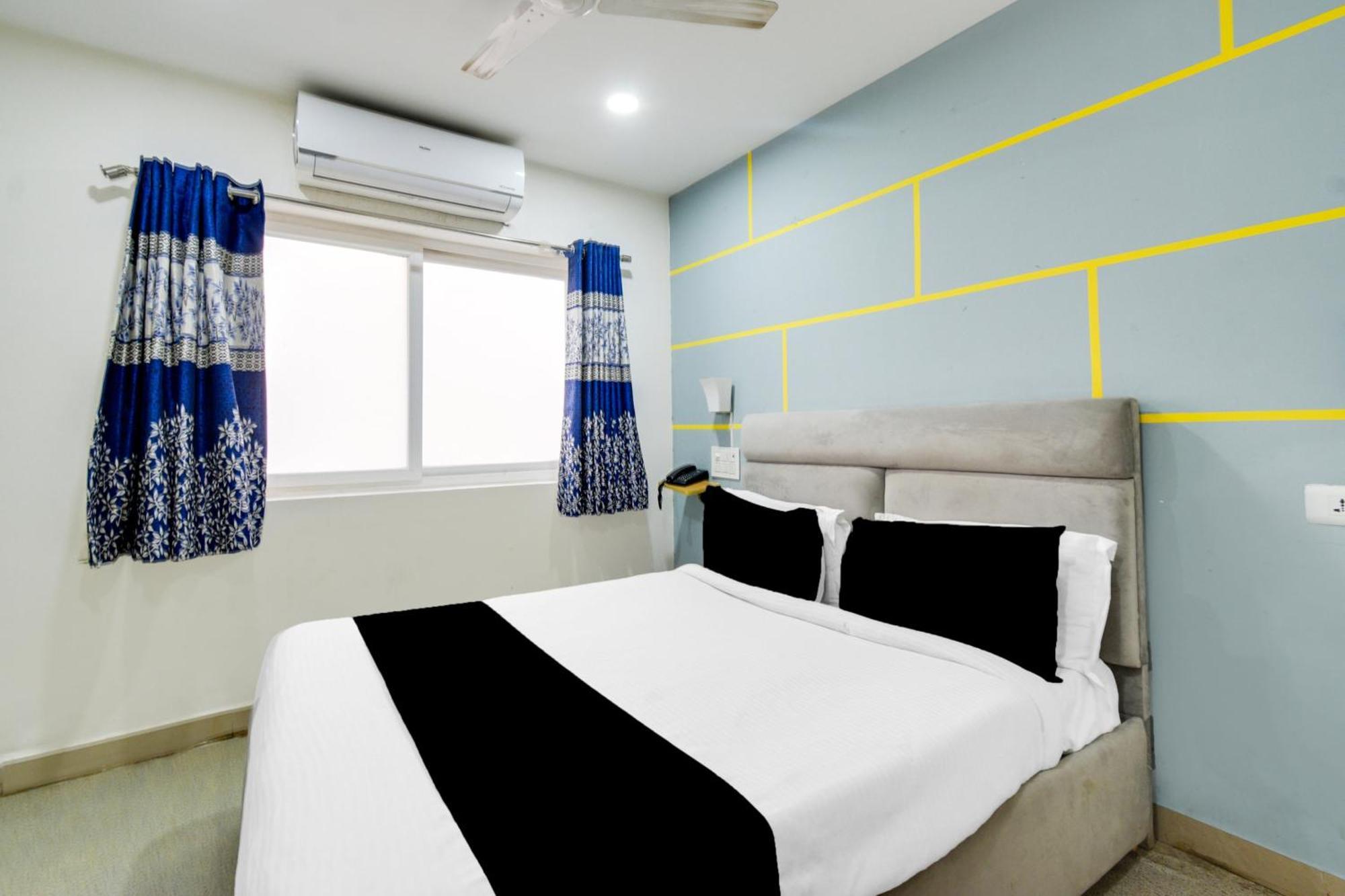 Super Townhouse Madhapur 100 Feet Road Formerly Jkc Grand 하이데라바드 외부 사진
