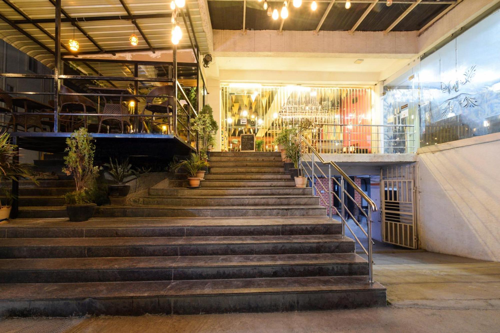 Super Townhouse Madhapur 100 Feet Road Formerly Jkc Grand 하이데라바드 외부 사진